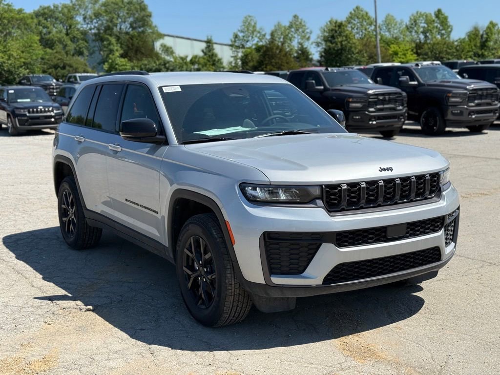 New 2026 Jeep Grand Cherokee Altitude AWD/4WD image 4