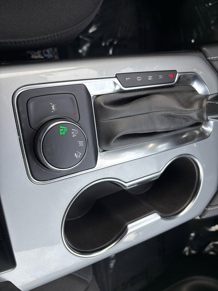 Used 2025 Chevrolet Blazer LT image 31