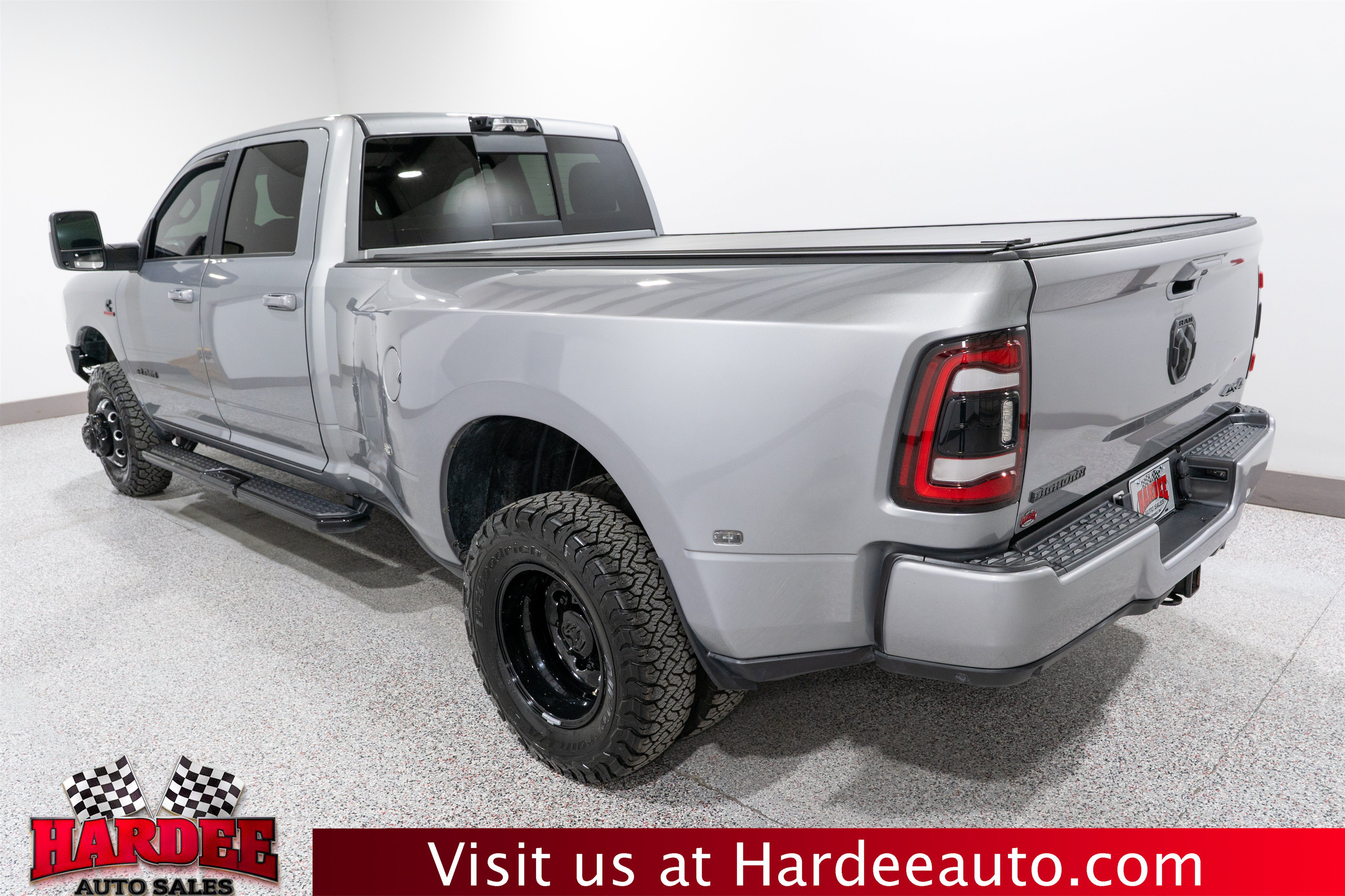 Used 2024 RAM 3500 Big Horn w/ Night Edition AWD/4WD image 3