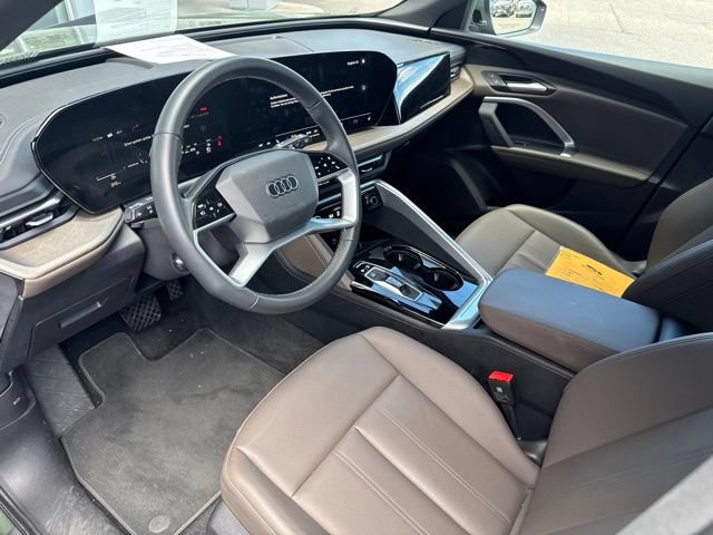Used 2025 Audi Q5 Premium w/ 19" Wheel Package AWD/4WD image 5
