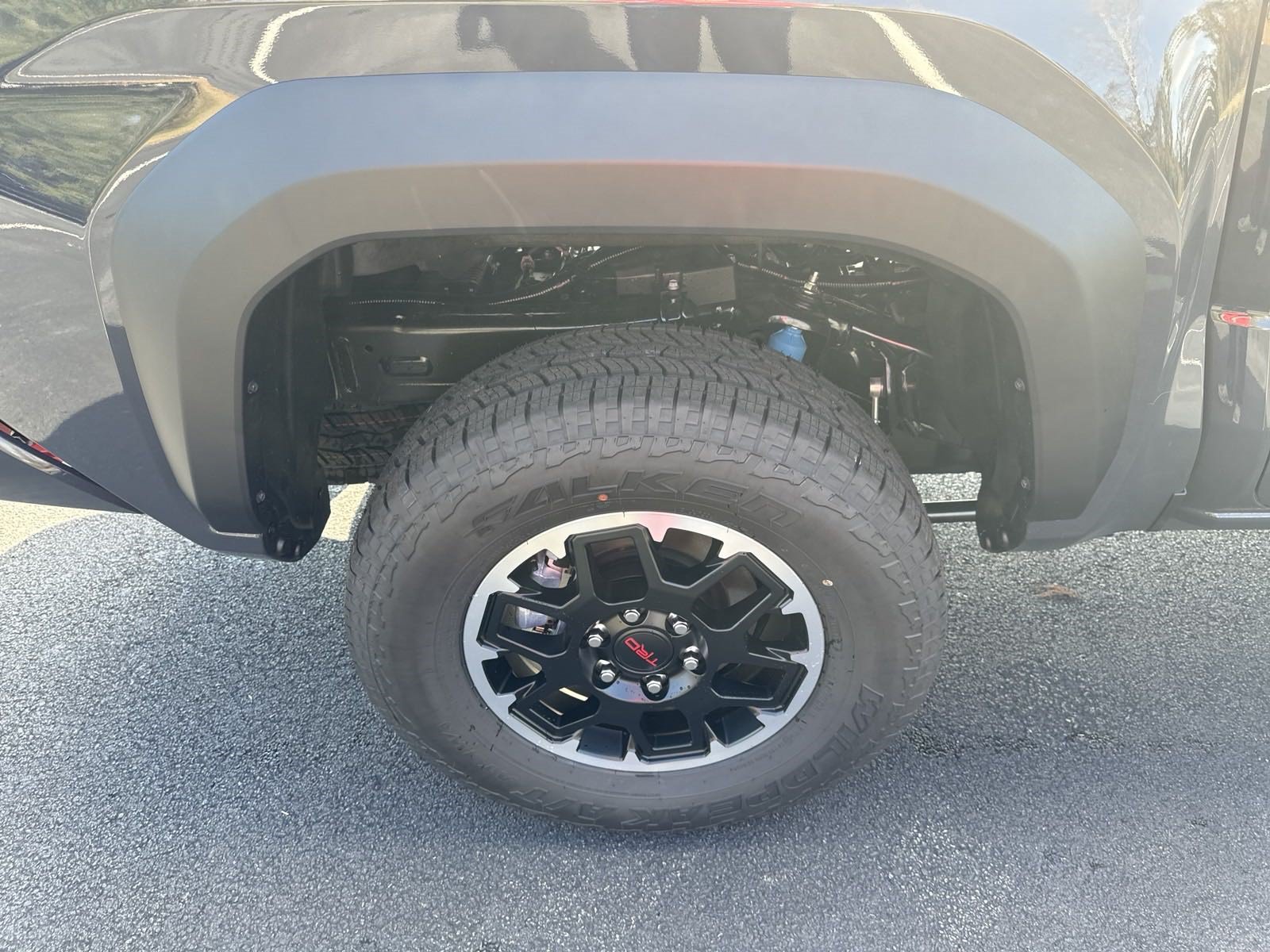 New 2024 Toyota Tacoma TRD Off-Road AWD/4WD image 11