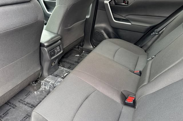 Used 2022 Toyota RAV4 LE AWD/4WD image 13