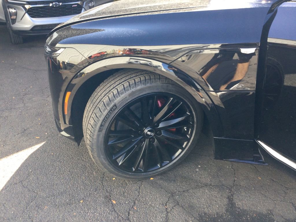 New 2026 Cadillac Lyriq V image 27