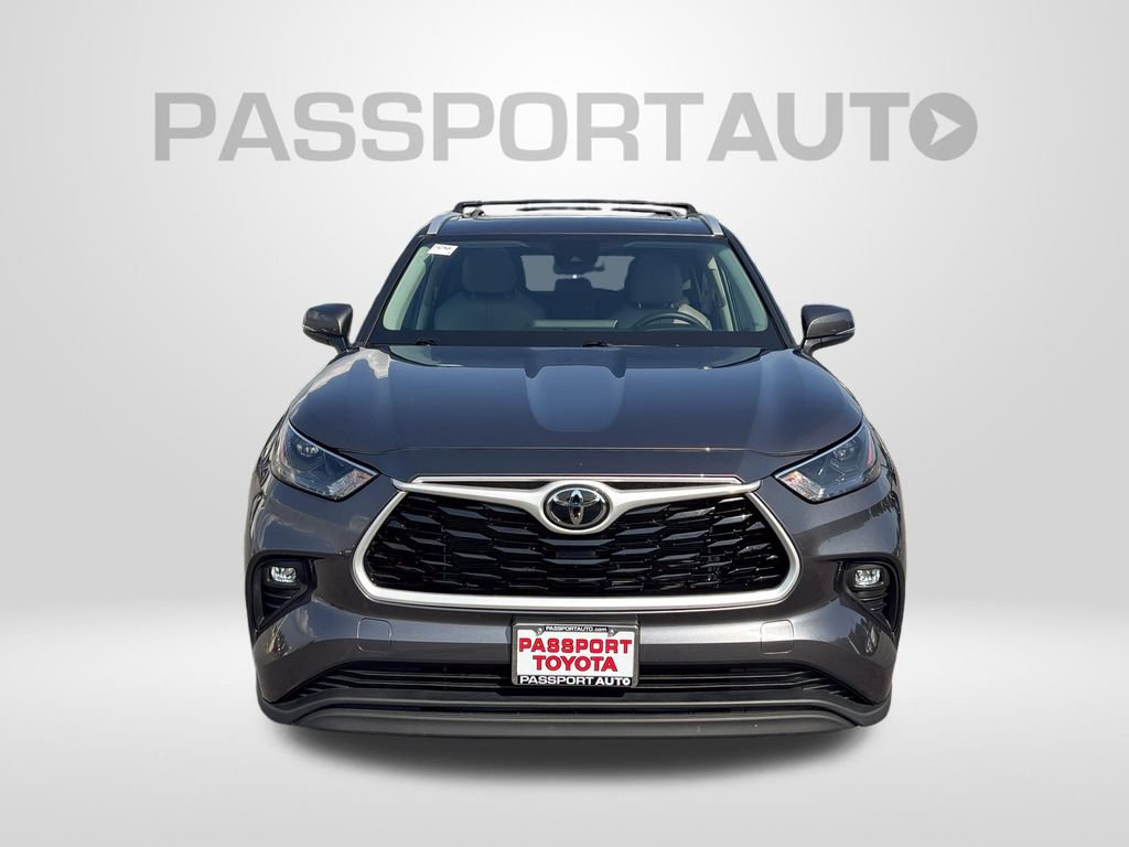 Certified 2024 Toyota Highlander XLE FWD image 13