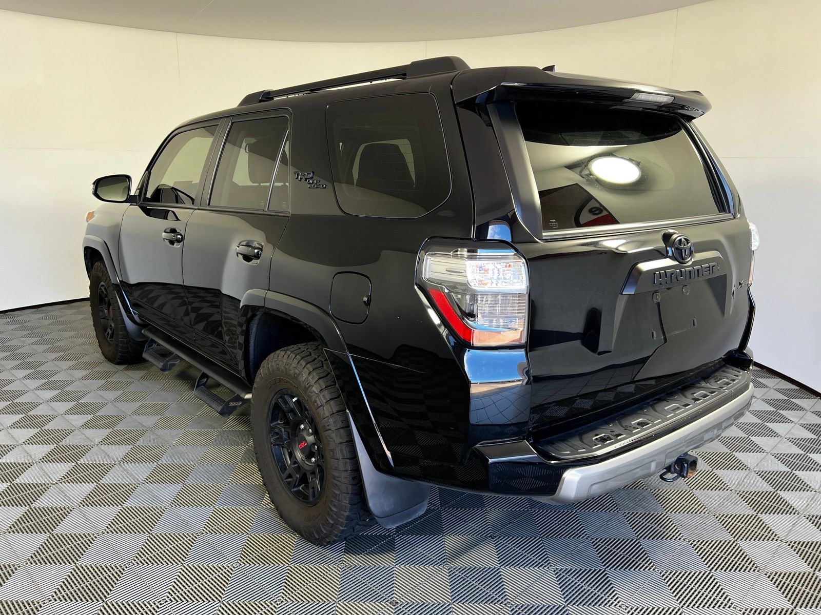 Certified 2022 Toyota 4Runner TRD Off-Road Premium w/ Moonroof Package AWD/4WD image 7