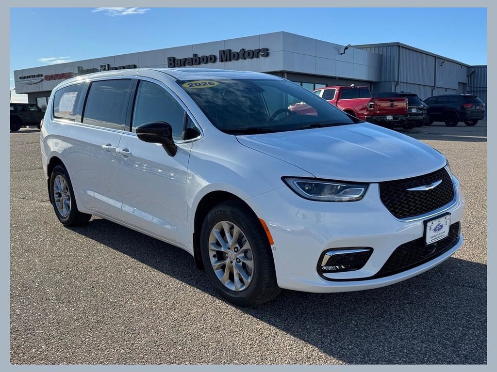 New 2026 Chrysler Pacifica Limited w/ Trailer Tow Group AWD/4WD image 1