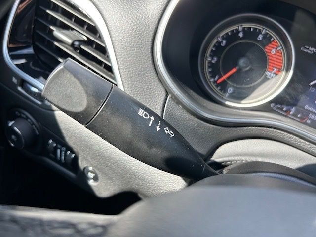 Used 2021 Jeep Cherokee High Altitude AWD/4WD image 30