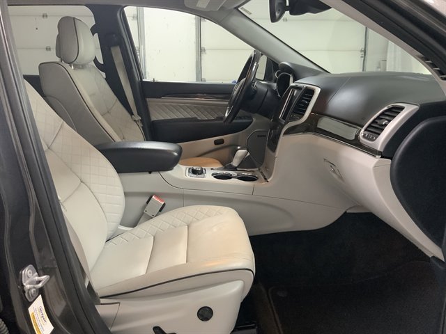 Used 2018 Jeep Grand Cherokee Summit AWD/4WD image 16