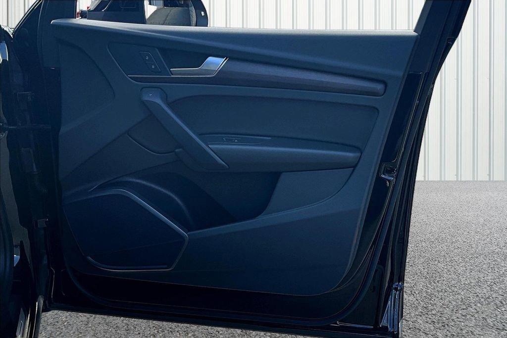 Used 2023 Audi Q5 2.0T Premium w/ Convenience Package image 27