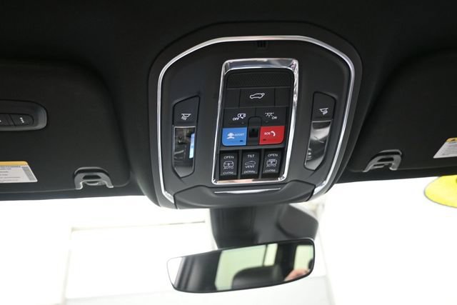 Used 2023 Jeep Wagoneer Series II w/ Convenience Group I AWD/4WD image 12
