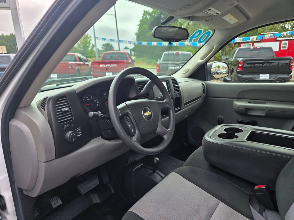 Used 2009 Chevrolet Silverado 1500 W/T AWD/4WD image 10