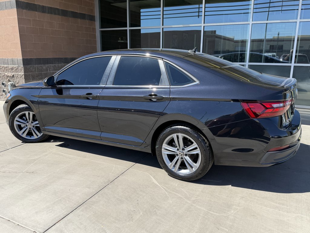 Used 2024 Volkswagen Jetta SE w/ Panoramic Sunroof Package image 5