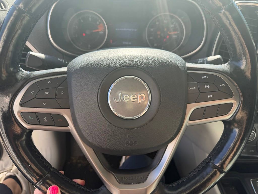 Used 2020 Jeep Cherokee Limited FWD image 15