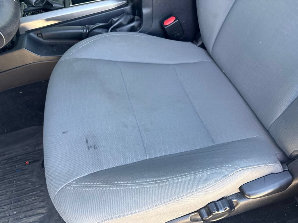 Used 2018 Toyota Tacoma SR5 AWD/4WD image 12