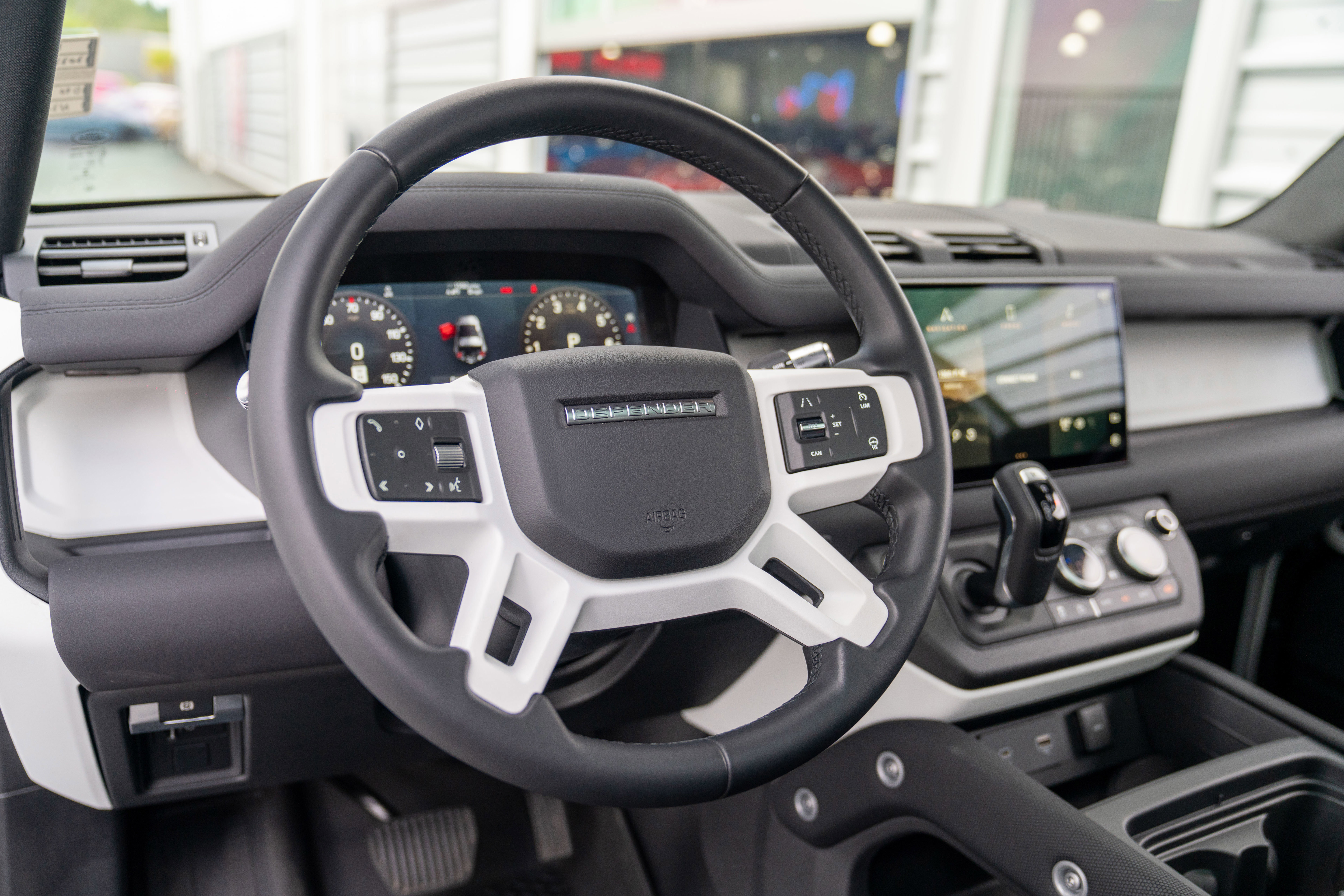 Used 2022 Land Rover Defender 90 X-Dynamic S image 17