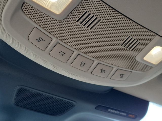 Used 2022 Lincoln Nautilus FWD w/ Premium Package image 30