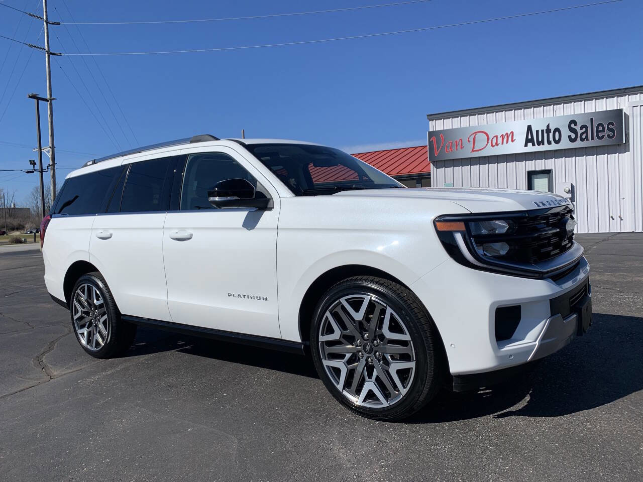 Used 2025 Ford Expedition Platinum w/ Platinum Ultimate Package image 2