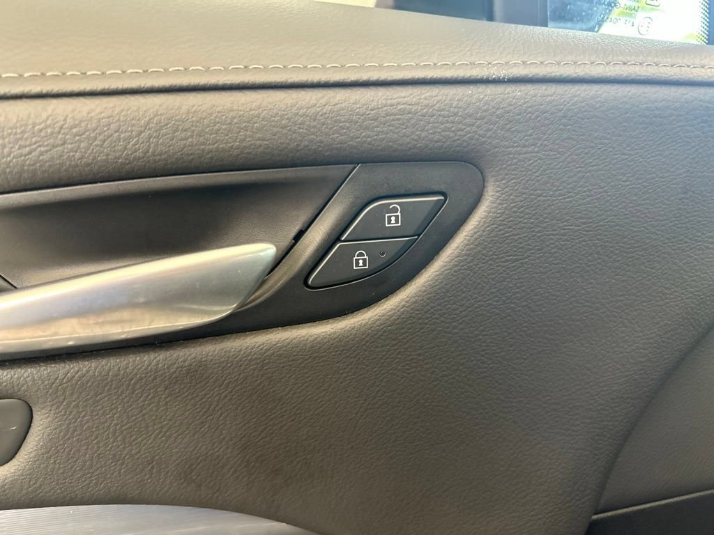 Used 2025 Cadillac XT4 Premium Luxury FWD image 42