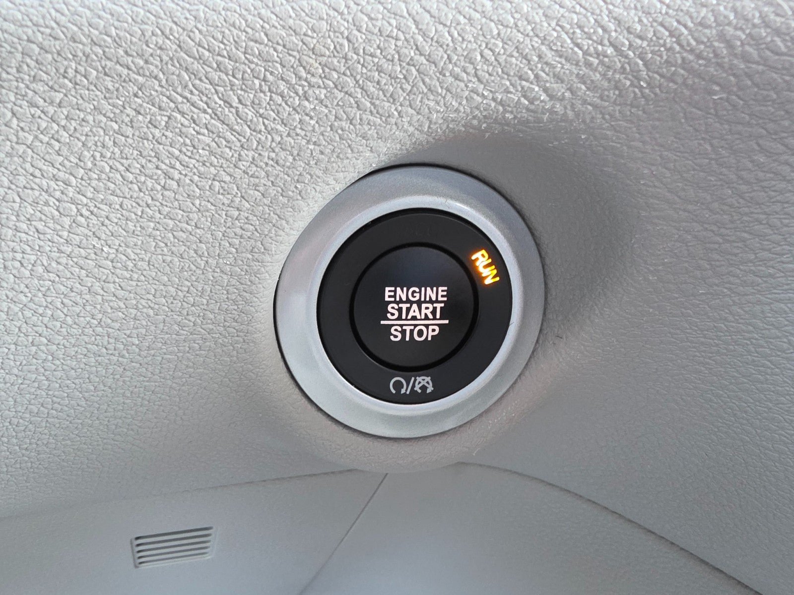 Used 2024 Chrysler Pacifica Touring-L FWD image 51