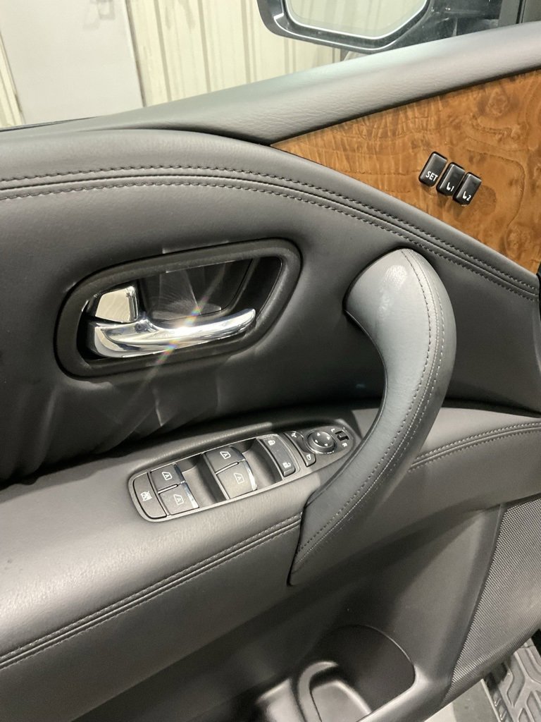Used 2024 Nissan Armada SL w/ Captain's Chairs Package image 7