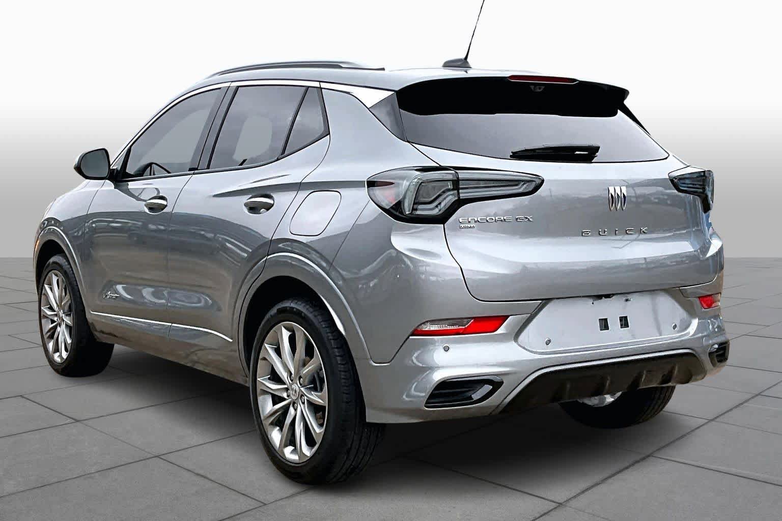Used 2025 Buick Encore GX Avenir w/ Avenir Technology Package image 12