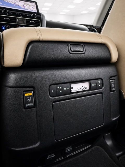 Used 2024 Nissan Armada Platinum w/ Captain's Chairs Package AWD/4WD image 27