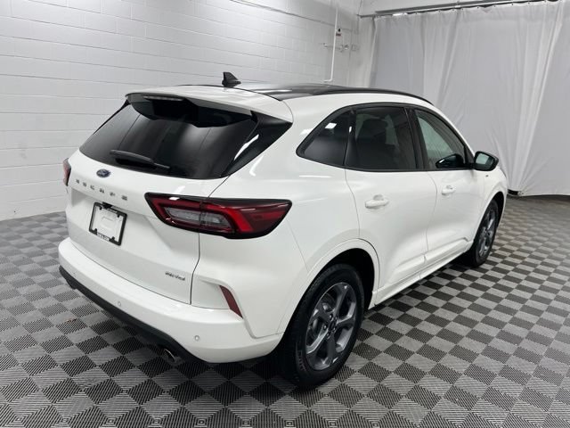 Used 2023 Ford Escape ST-Line w/ Tech Pack #1 AWD/4WD image 5