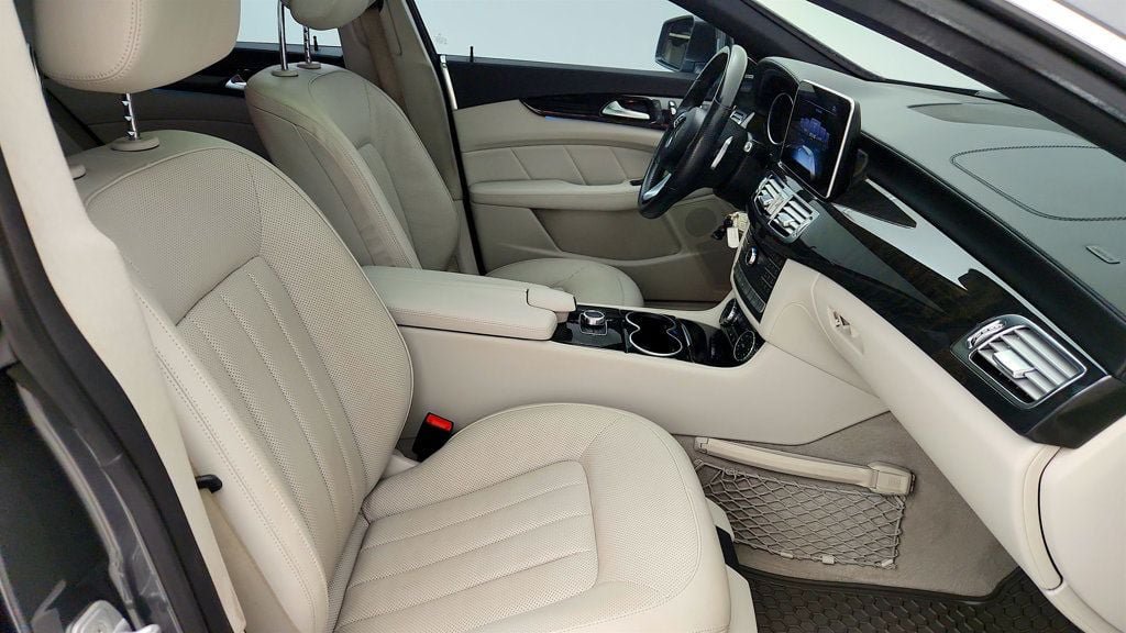 Used 2016 Mercedes-Benz CLS 400 image 23