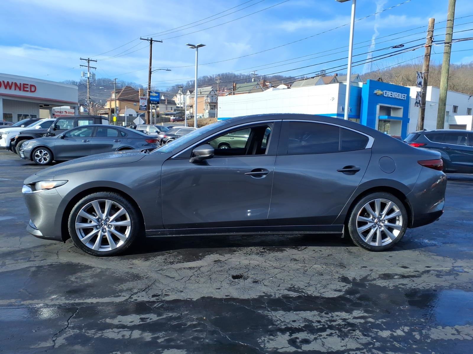 Used 2021 MAZDA MAZDA3 s image 2