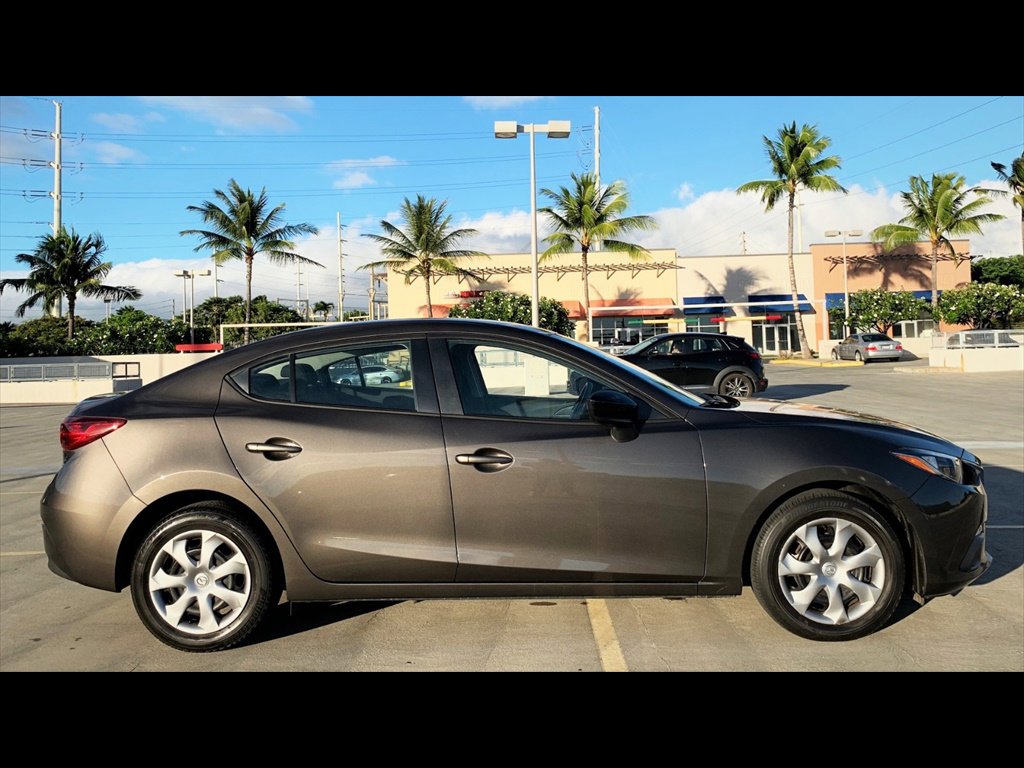 Used 2015 MAZDA MAZDA3 i SV image 4