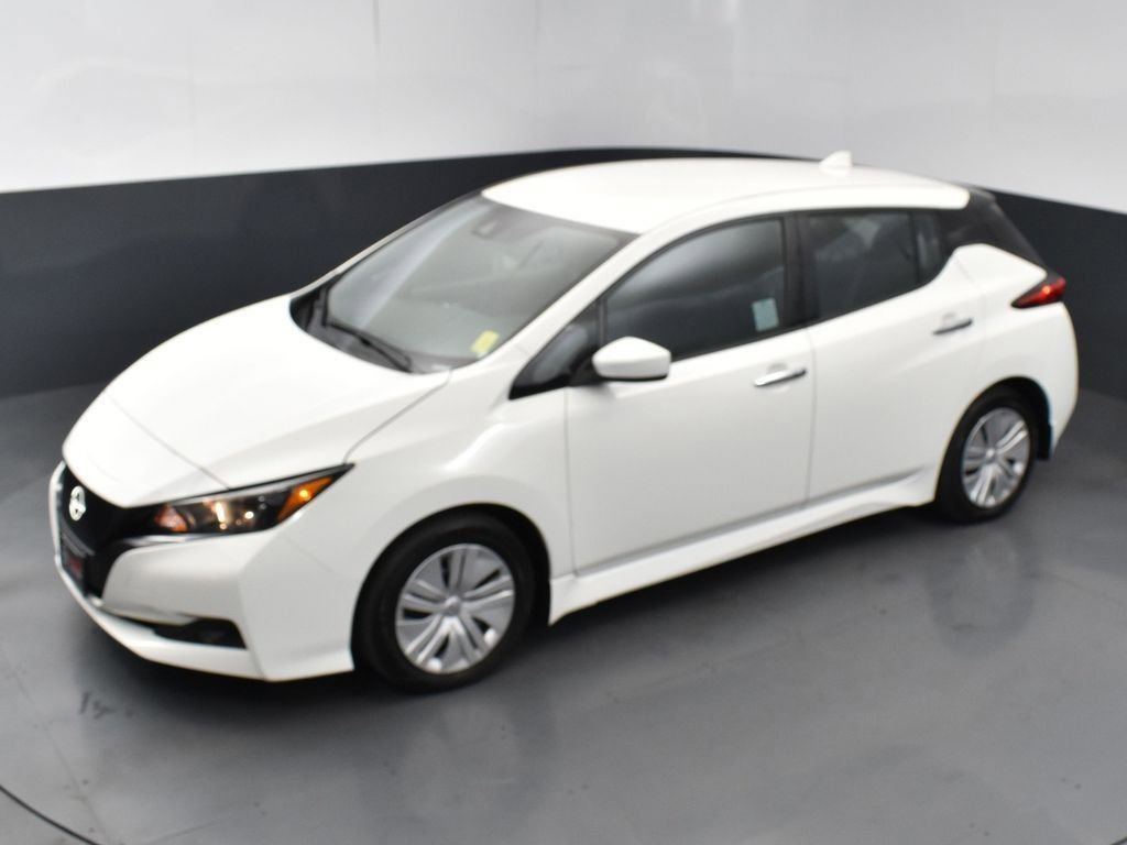 Used 2024 Nissan Leaf S image 46