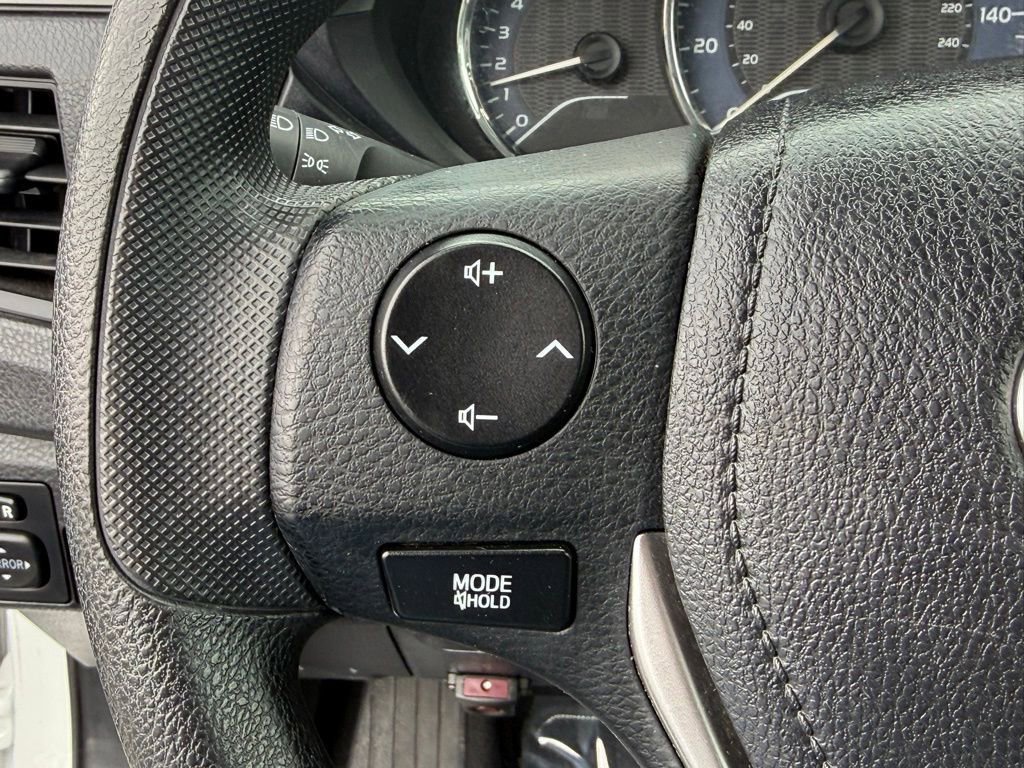 Used 2015 Toyota Corolla L FWD image 21