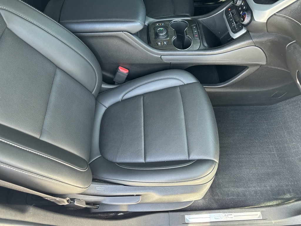 Used 2023 GMC Acadia SLT image 15