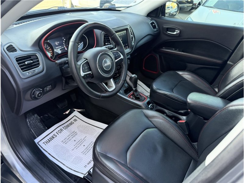 Used 2019 Jeep Compass Trailhawk w/ Leather Interior Group AWD/4WD image 16