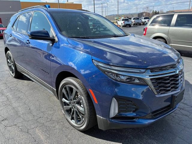 Used 2023 Chevrolet Equinox RS FWD image 1