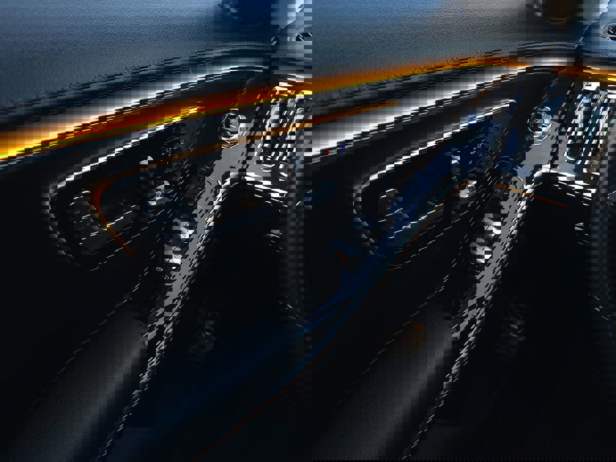 Used 2023 Mercedes-Benz S 580e 4MATIC Sedan w/ Warmth & Comfort Package image 28