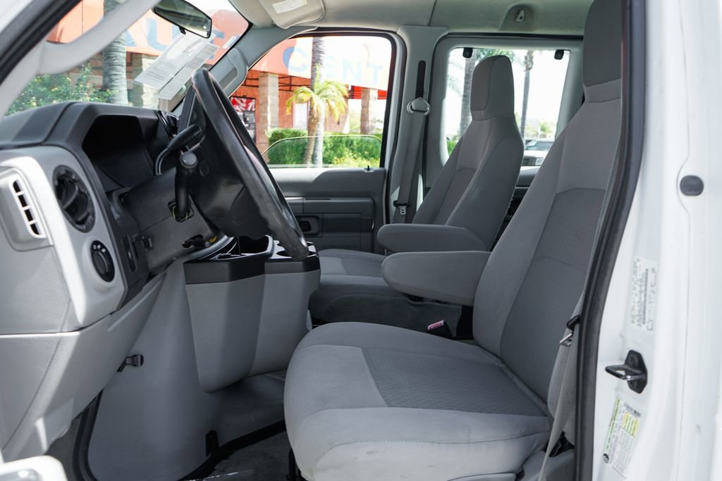 Used 2014 Ford E-350 and Econoline 350 XLT RWD image 19