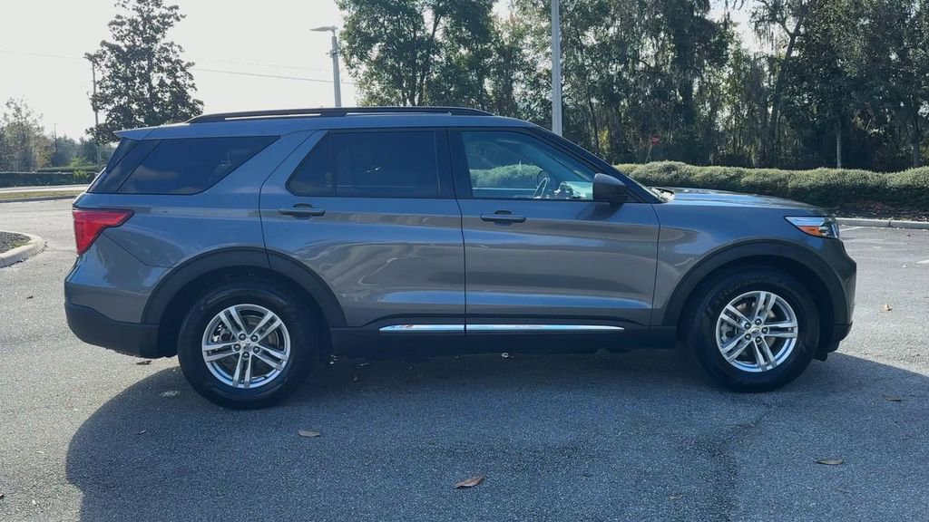 Used 2022 Ford Explorer XLT image 9