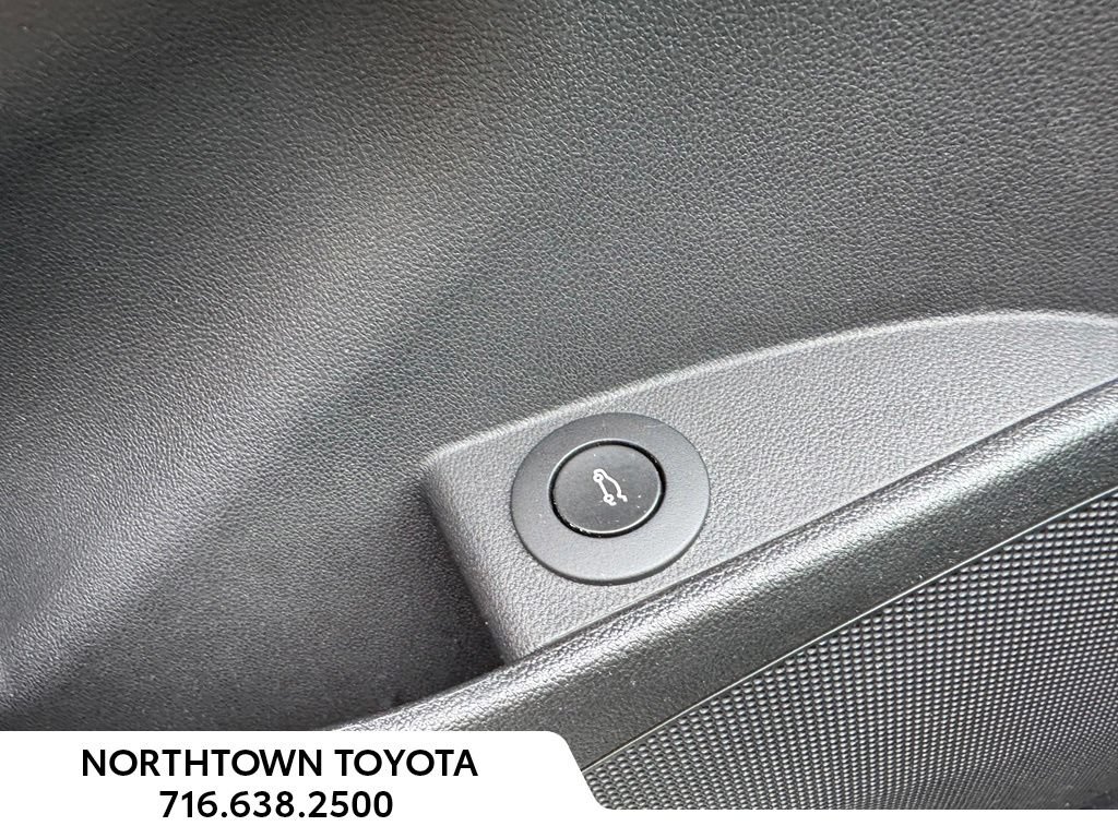 Used 2019 Buick LaCrosse Essence w/ Sun and Shade Package AWD/4WD image 28