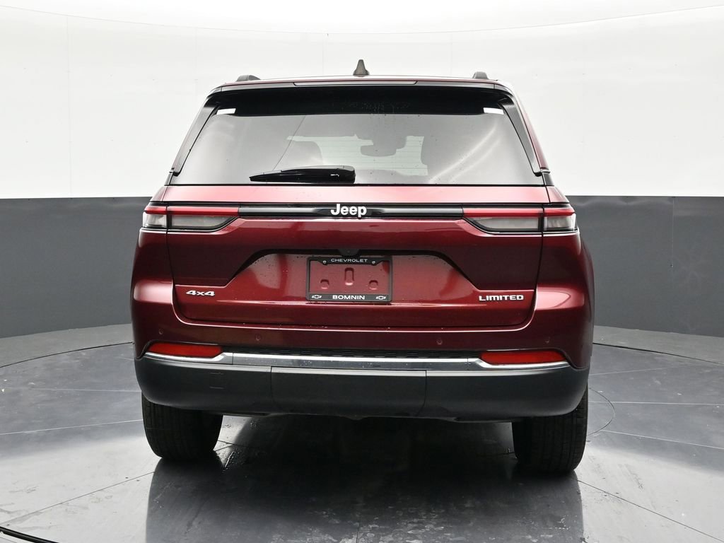 Used 2024 Jeep Grand Cherokee Limited AWD/4WD image 4