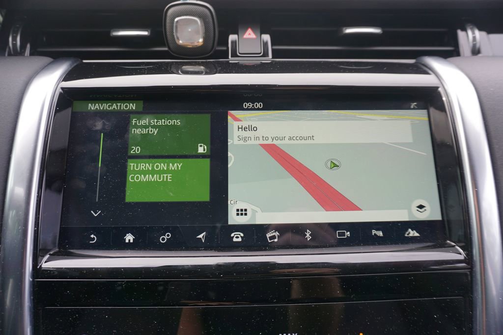 Used 2020 Land Rover Discovery Sport S image 11