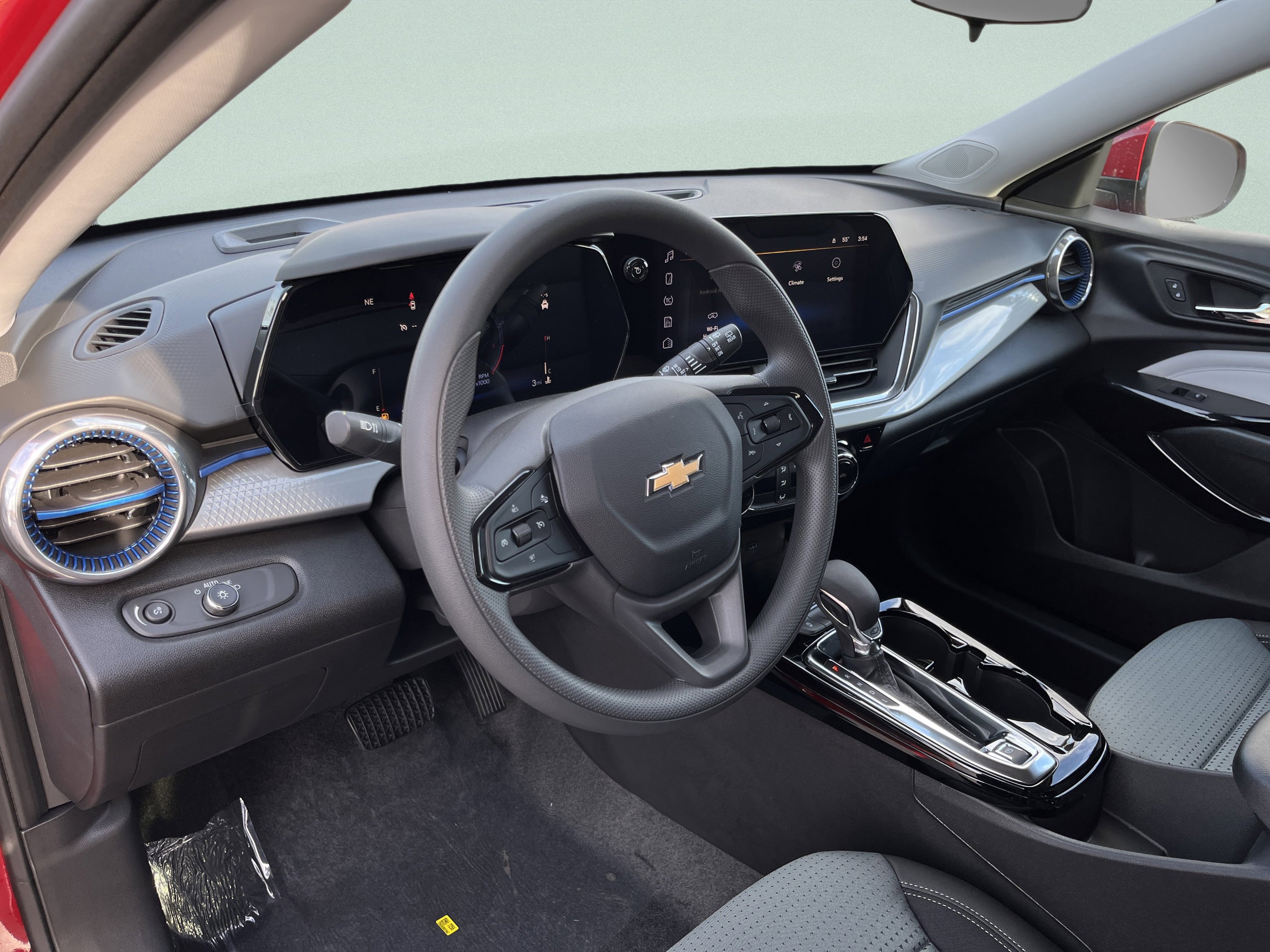 New 2026 Chevrolet Trax LT image 17