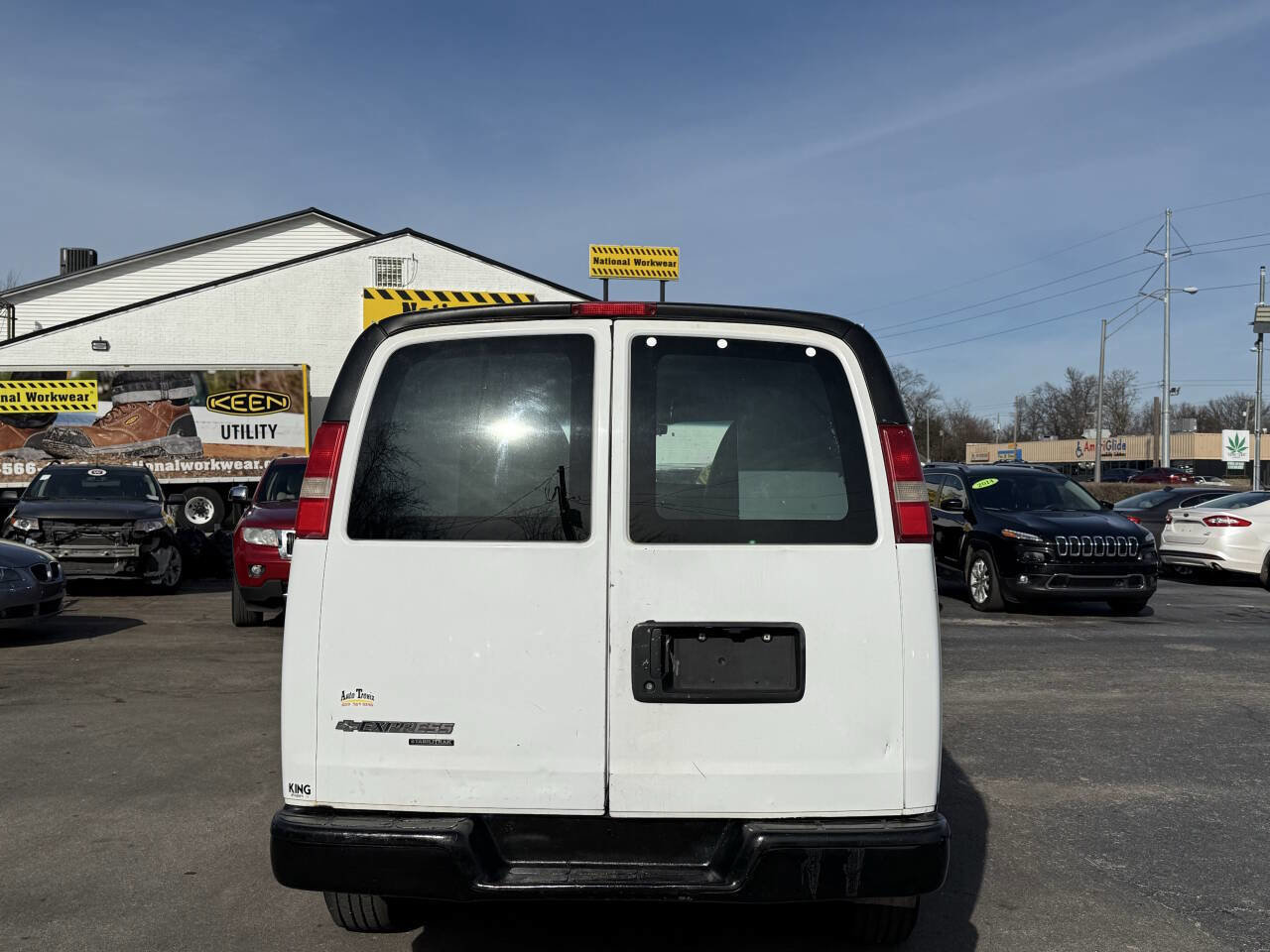 Used 2012 Chevrolet Express 2500 2500 3dr Cargo Van w/ 1WT image 4