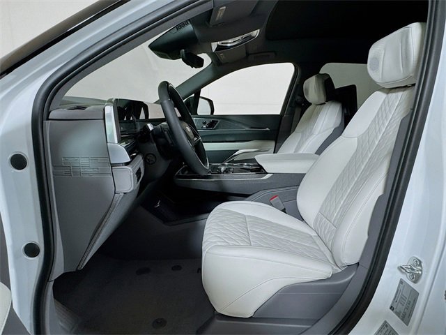 New 2025 Cadillac Escalade IQ Luxury 1 w/ Smart Trailering package image 12