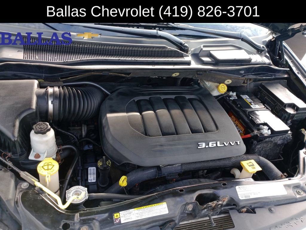 Used 2012 Chrysler Town & Country Touring image 34