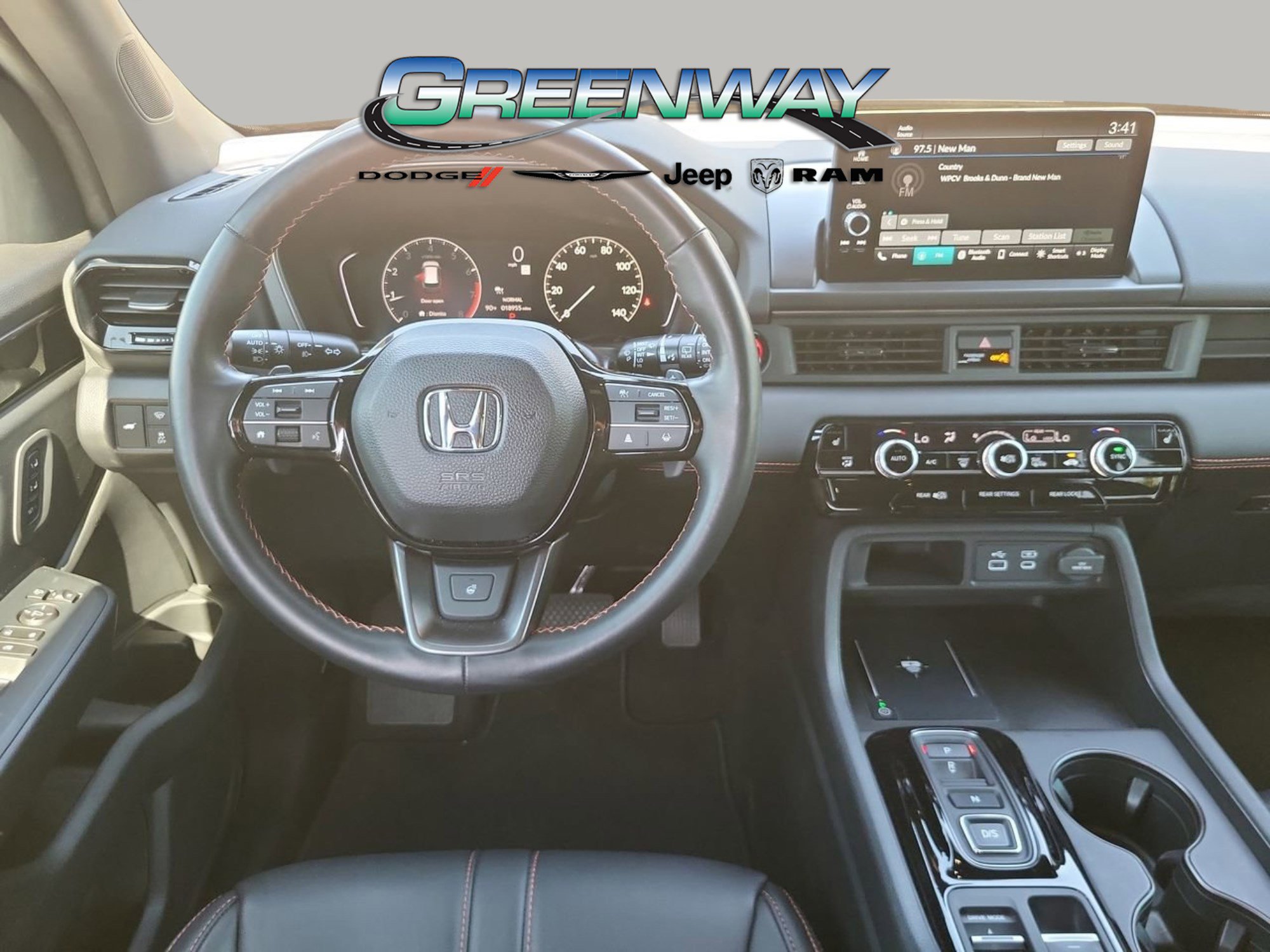 Used 2024 Honda Pilot TrailSport image 14