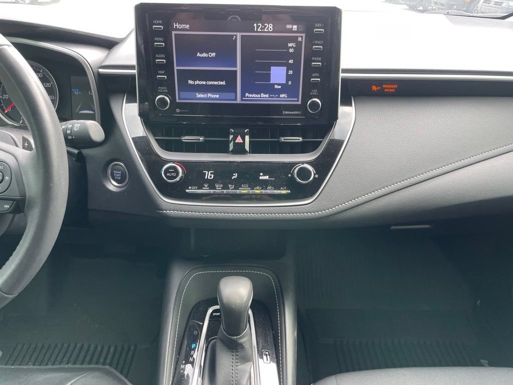 Used 2021 Toyota Corolla Hatchback FWD image 11