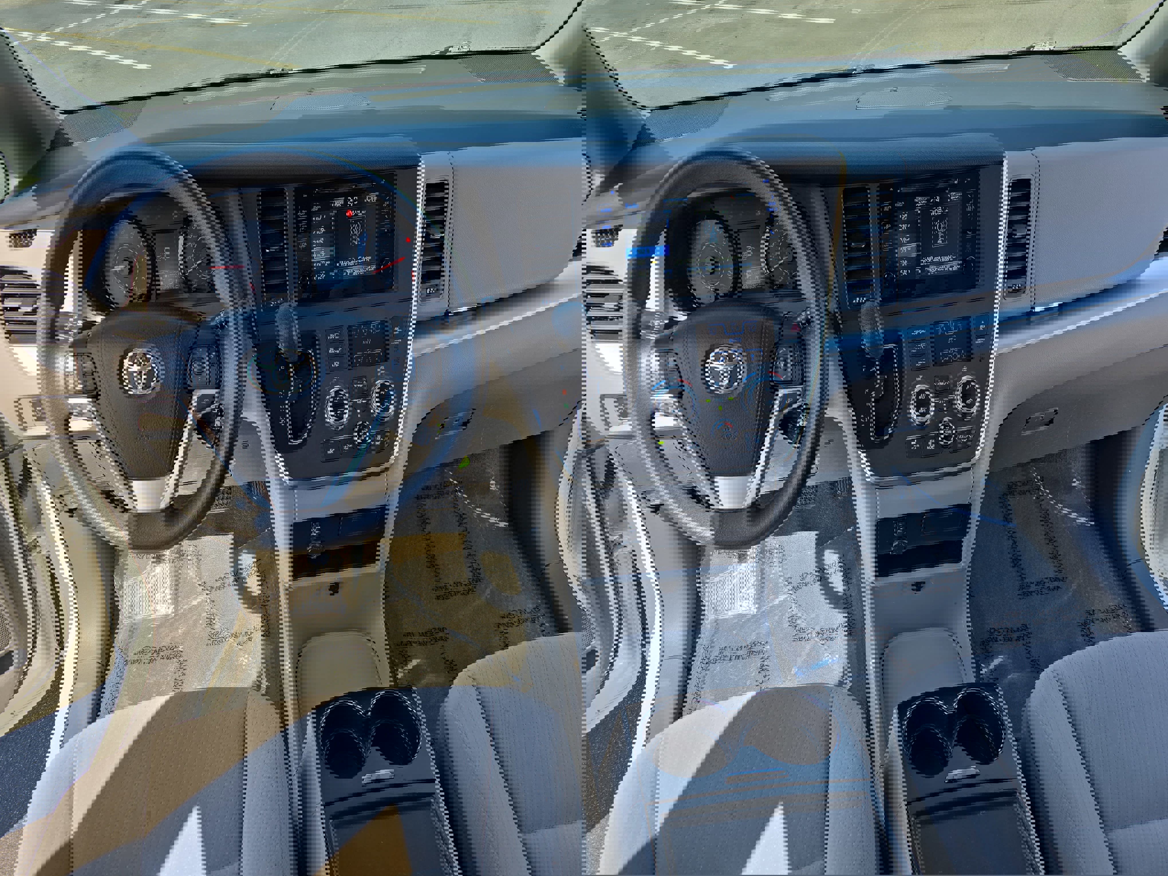 Used 2017 Toyota Sienna LE image 21