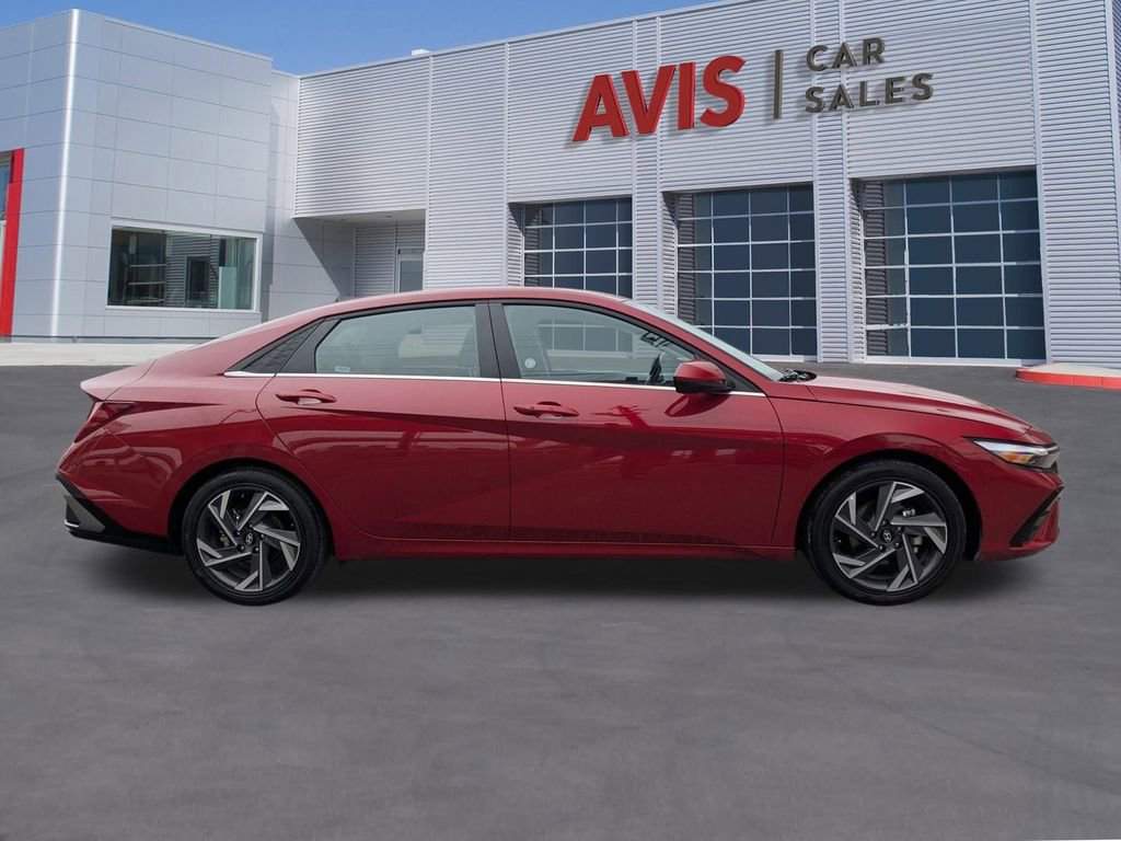 Used 2025 Hyundai Elantra SEL image 7