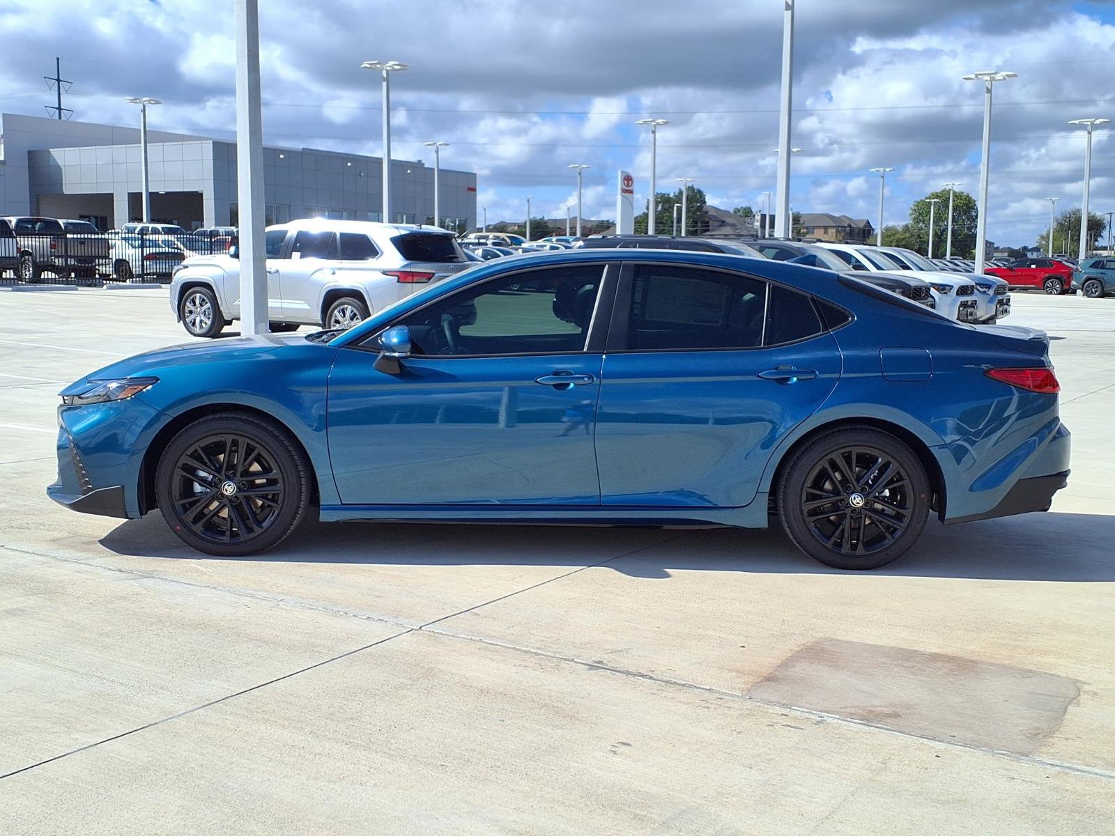 New 2026 Toyota Camry SE w/ Convenience Package FWD image 6